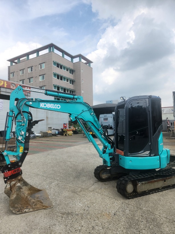 코벨코 SK35 2024년 1300H 버켓3종 코끼리집게 회전링크 장착 캐빈 굴삭기 매매|전문가들